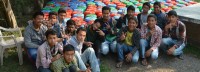 Jongeren steken armen uit de mouwen na aardbeving Nepal